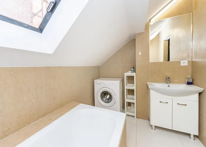 Kamienna Gora Apartment